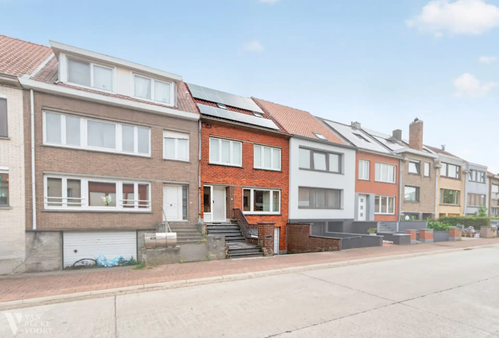 Te renoveren bel-etagewoning met garage foto 17
