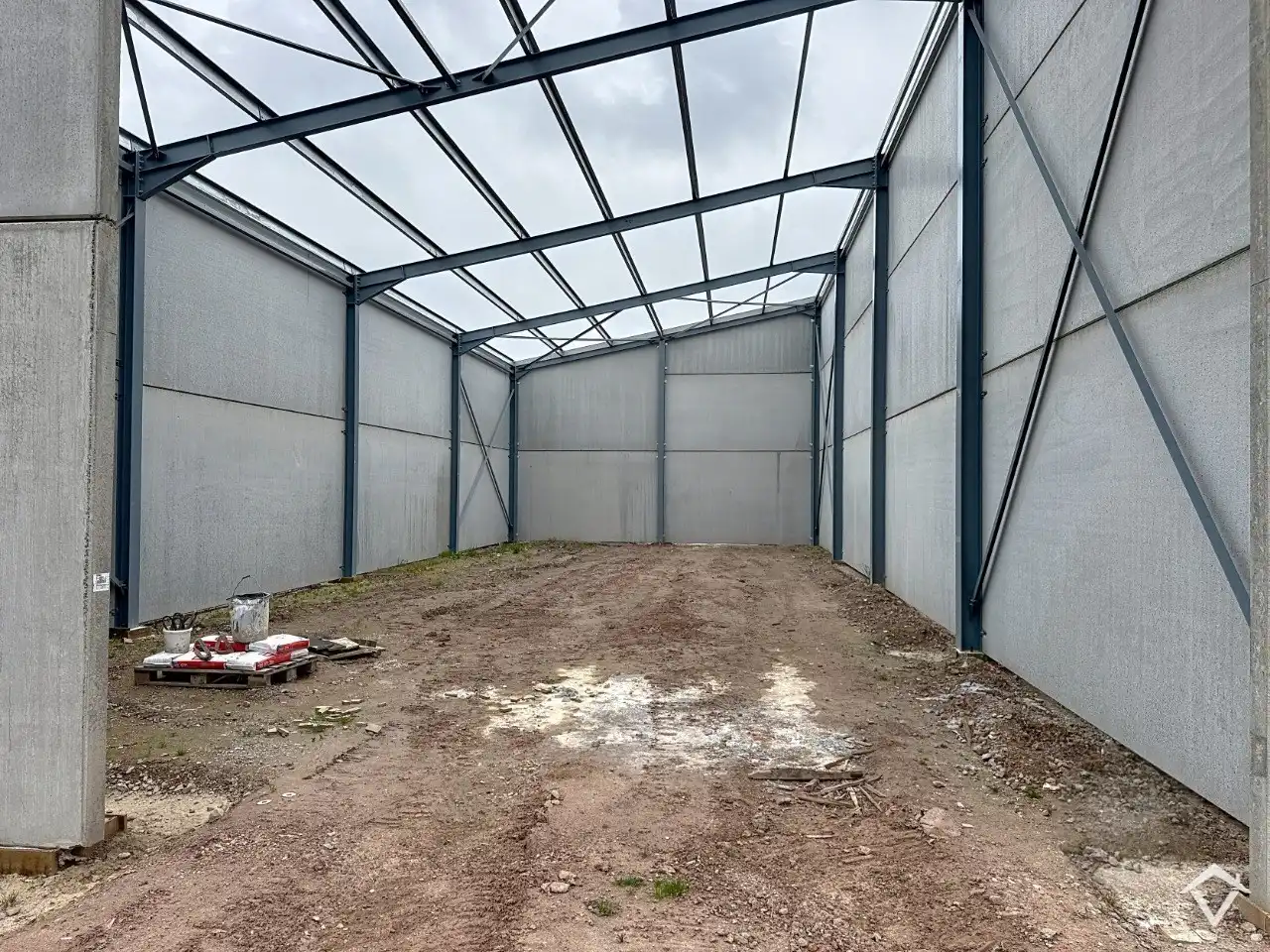 Loods NR A te koop – 180 m² KMO-zone Ardopoort te Roeselare foto 7