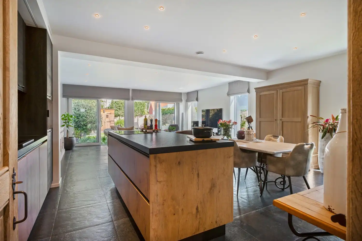 Stijlvolle halfopen BEN-woning met 2 slaapkamers en uitbreidingsmogelijkheden op zolder in Wommelgem! foto 7