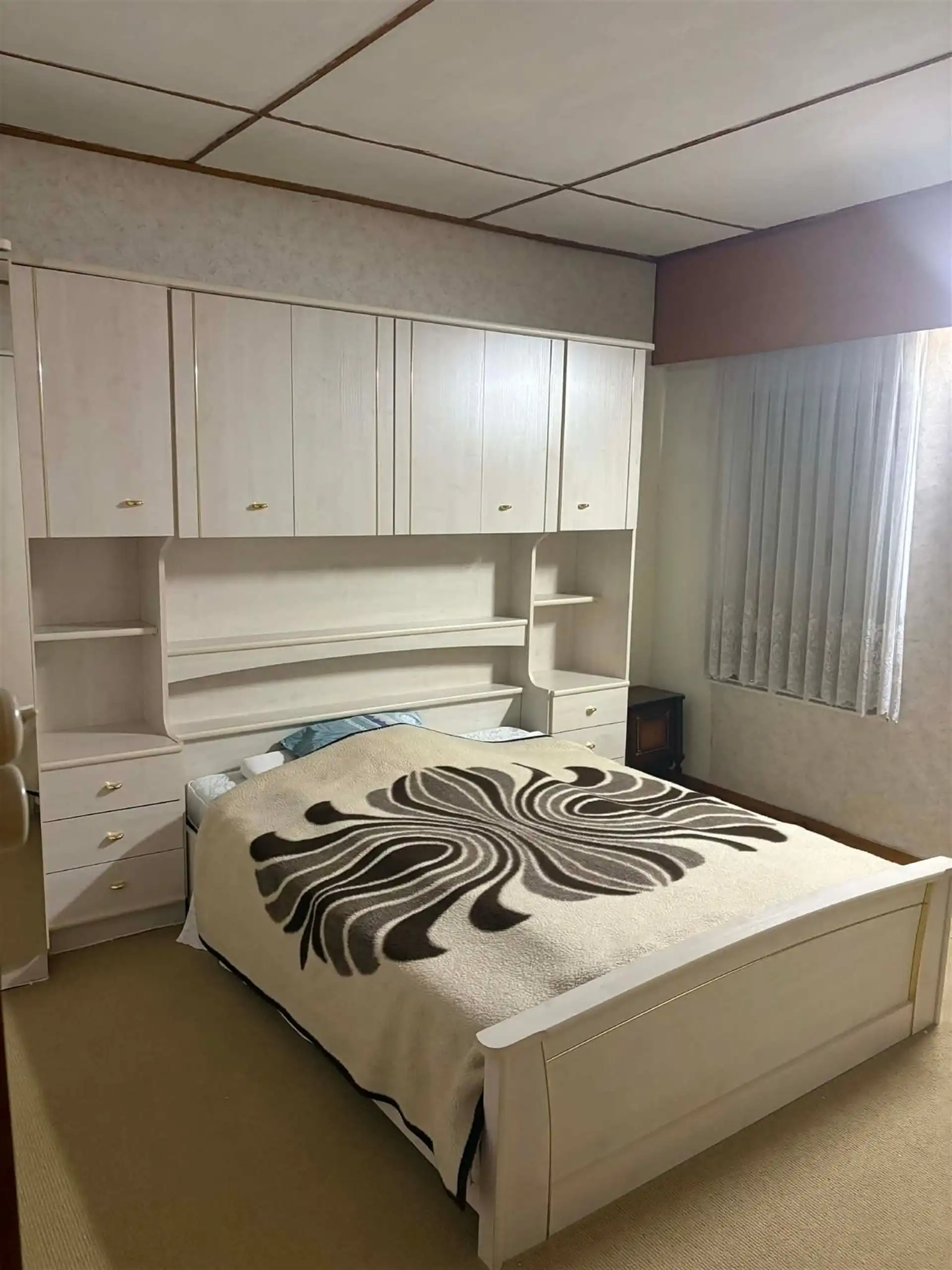 Te renoveren woning gelegen nabij het water! foto 6
