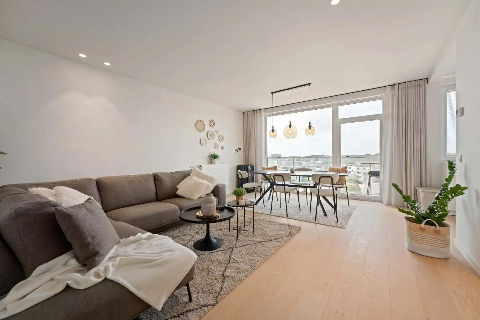 Instapklaar gemeubeld 2-slaapkamerappartement met zeezicht en duinenzicht te Bredene  foto 2