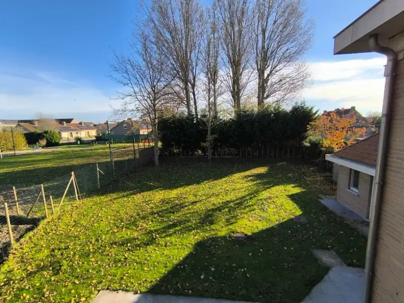 Ruime alleenstaande woning foto 18