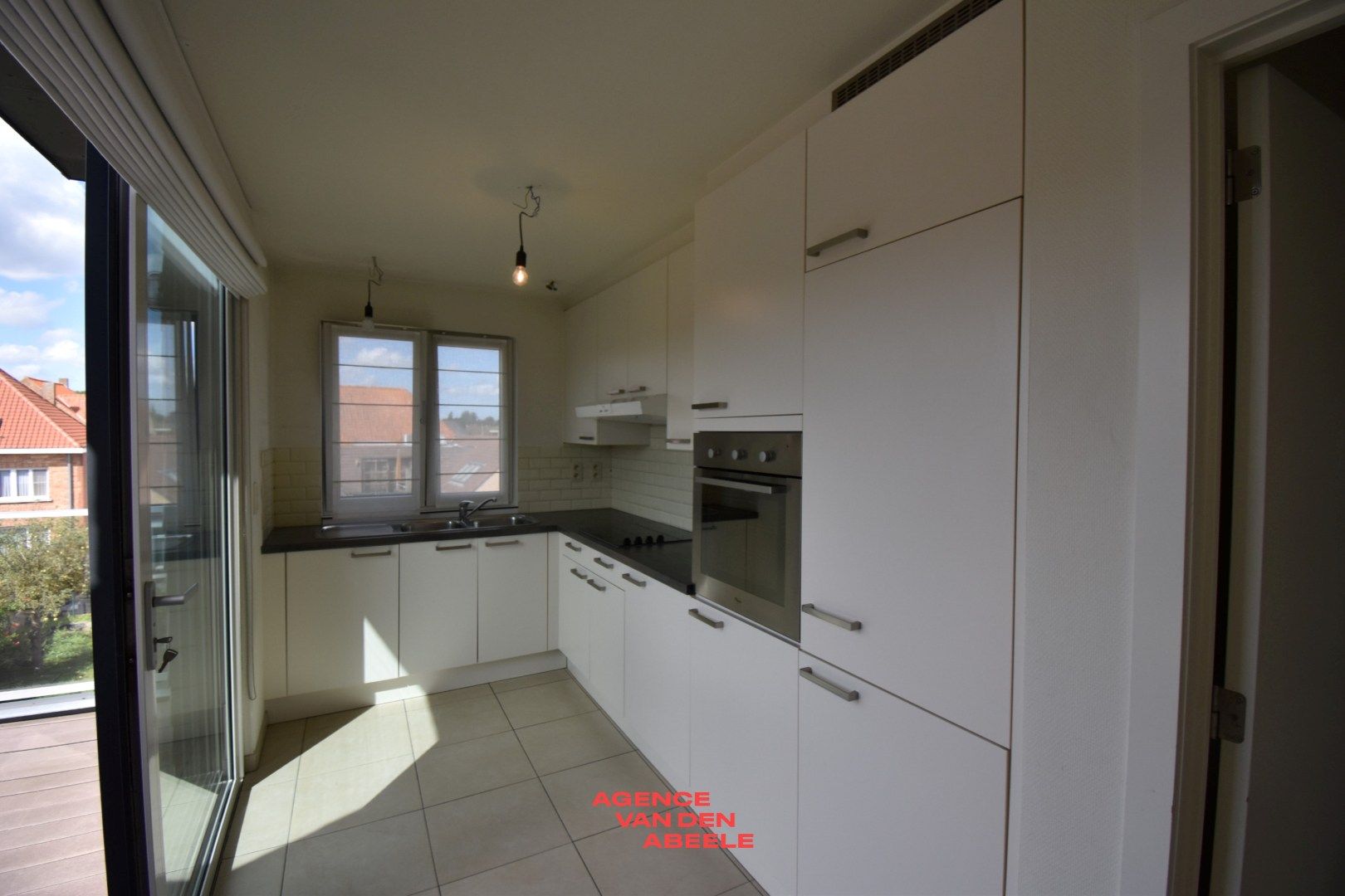 Zeer mooi appartement in centrum Moerbrugge! foto 4