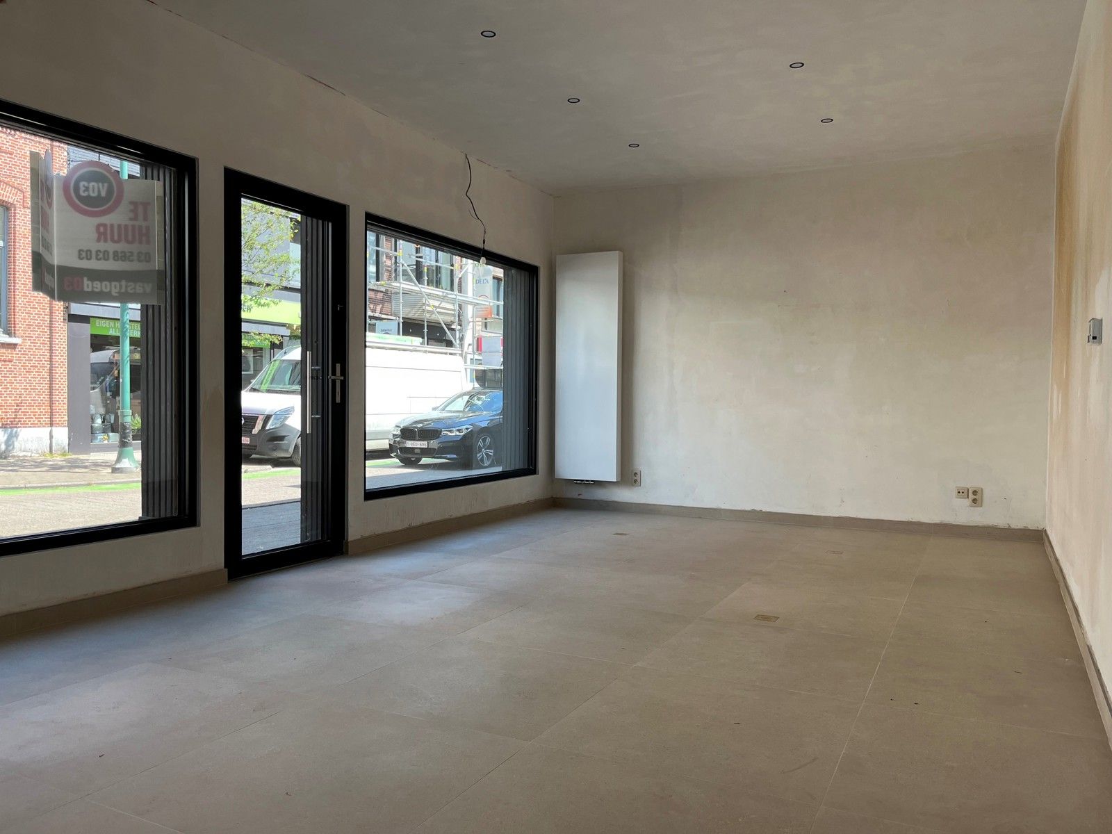 Commercieel gelijkvloers in het centrum van Kapellen! foto {{pictureIndex}}