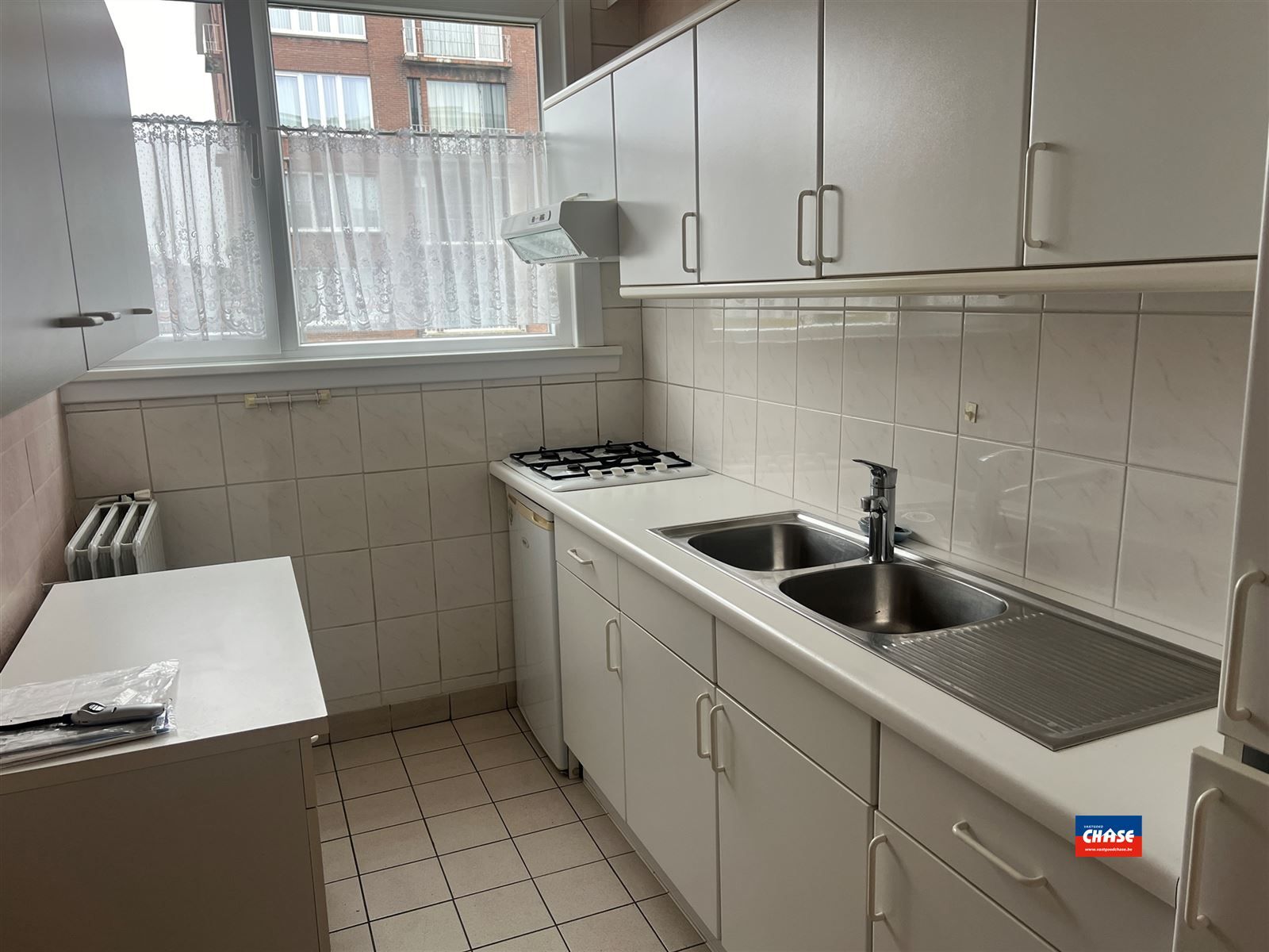 Goed gelegen appartement met 2 slaapkamers, terras en berging foto 7