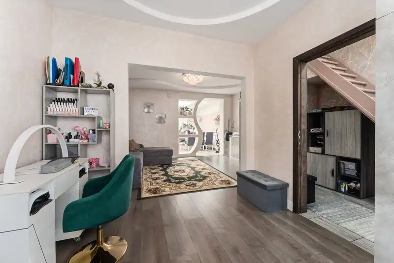 Centrum Roeselare - Instapklare woning met 3 slaapkamers, veranda en gezellige tuin. foto 4