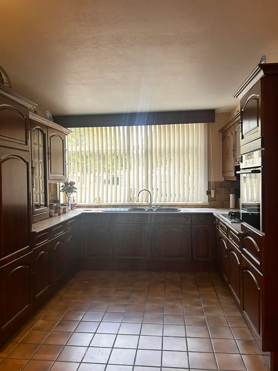 Ruime woning met 5 slpk, 2 badkamers, garage en ruime tuin foto 5