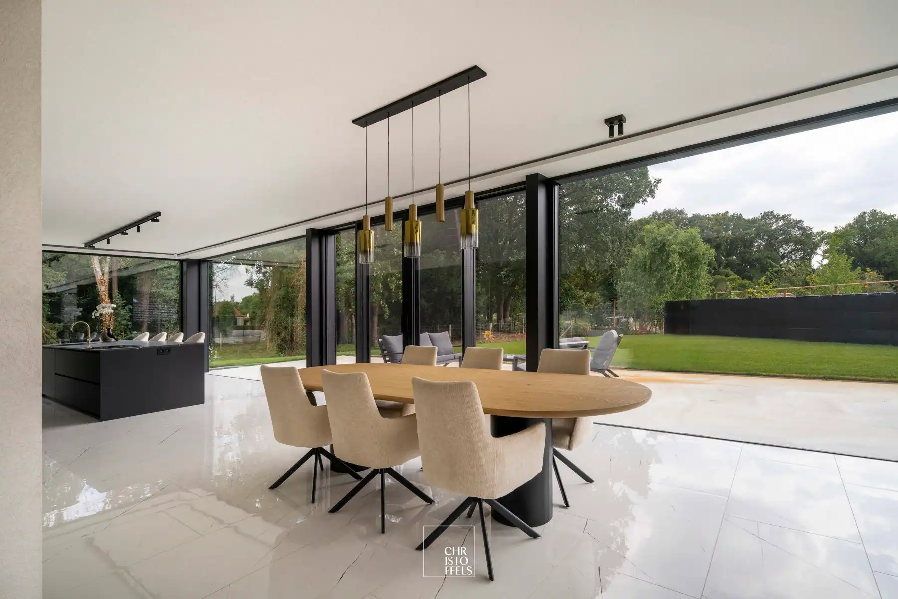 Luxe nieuwbouwvilla van 336 m² op een perceel van 1.313 m² foto 3
