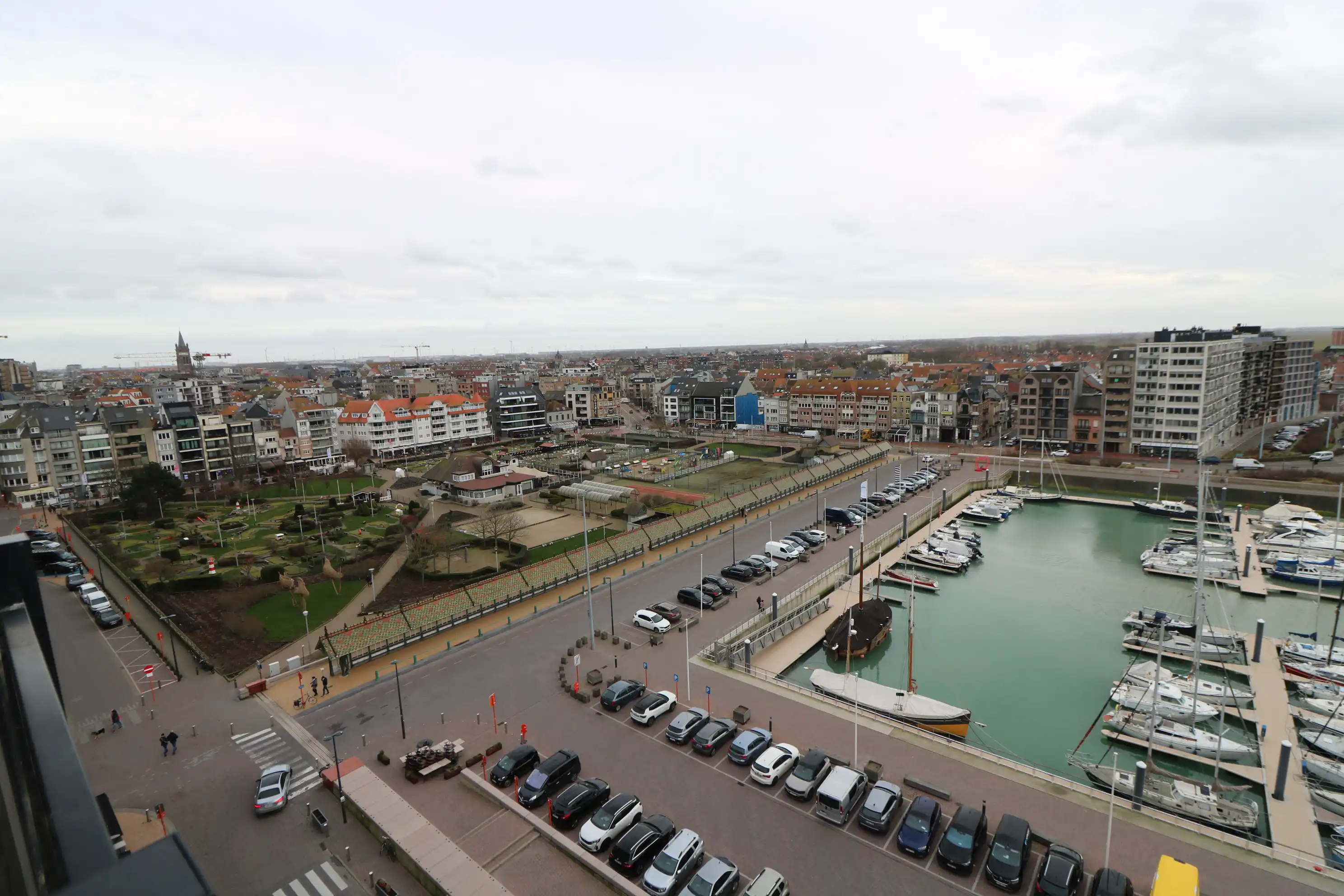 Penthouse met ruime terrassen en fantastisch zicht op de jachthaven. foto 10