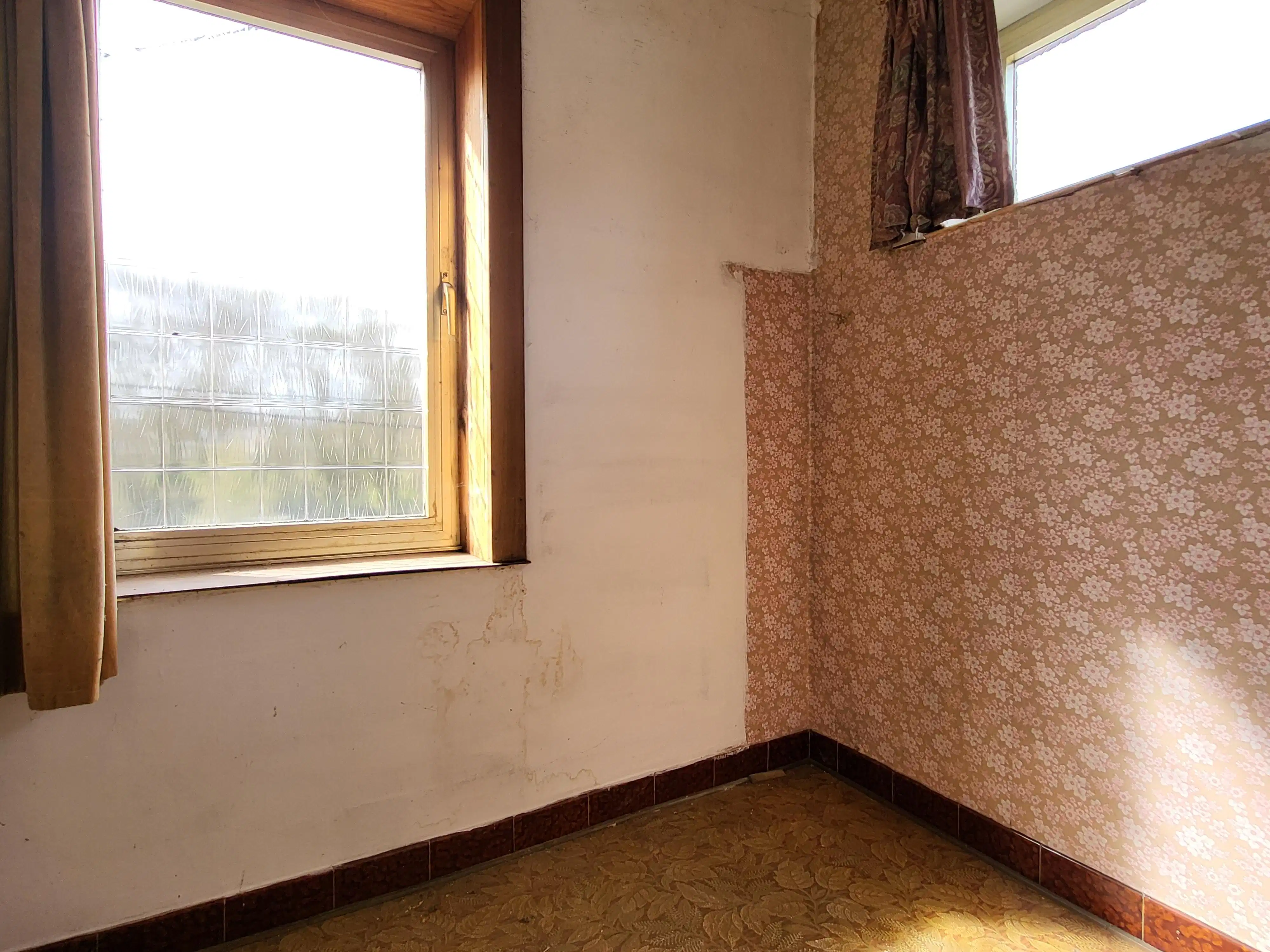 Te renoveren woning met veel charme en ruime tuin op 671 m².  foto 26