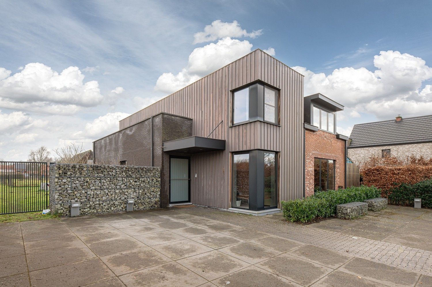 Modern gerenoveerde woning met 4 slpkm foto 4
