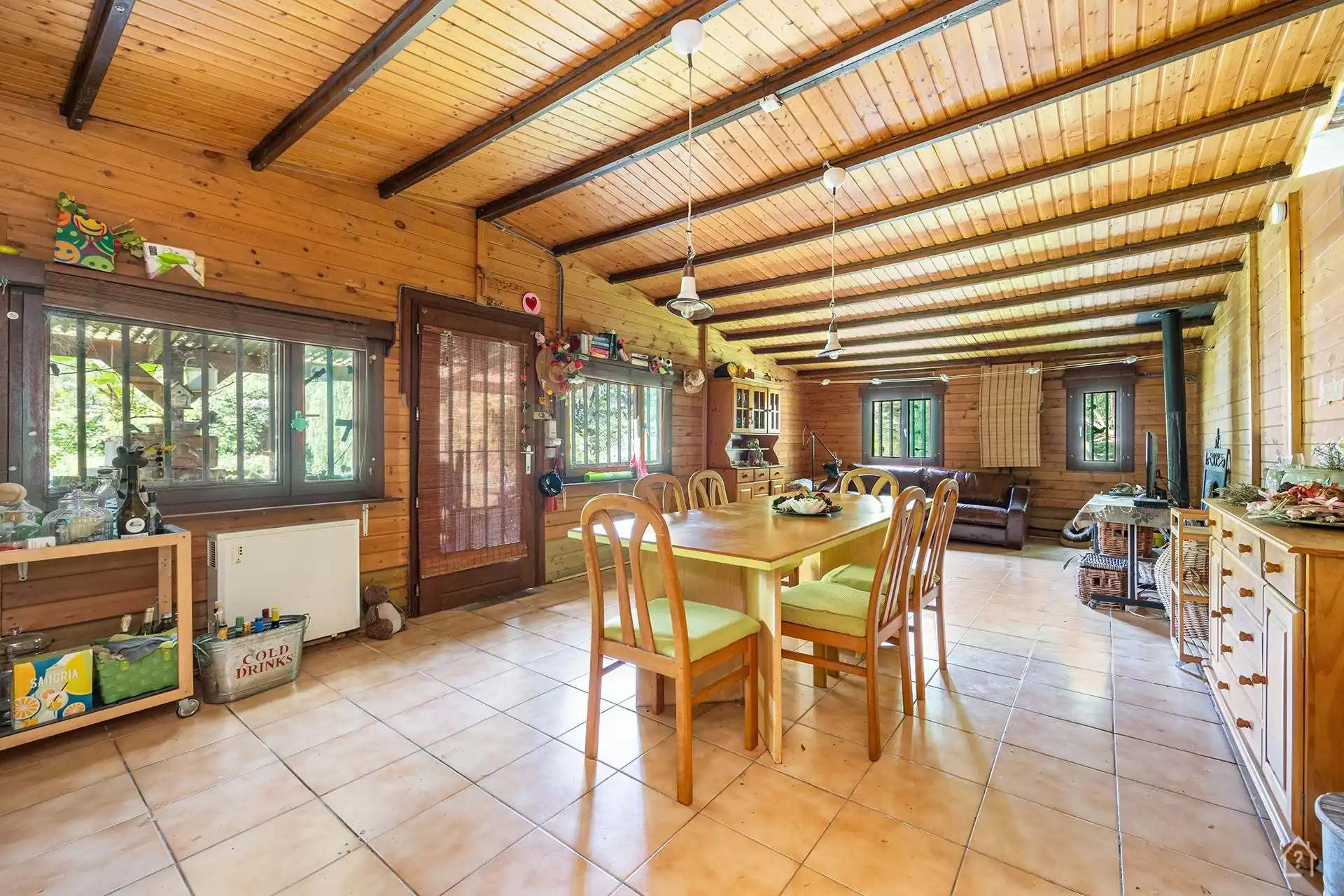 Vakantiechalet op prive perceel met idylische eigen vijver foto 3