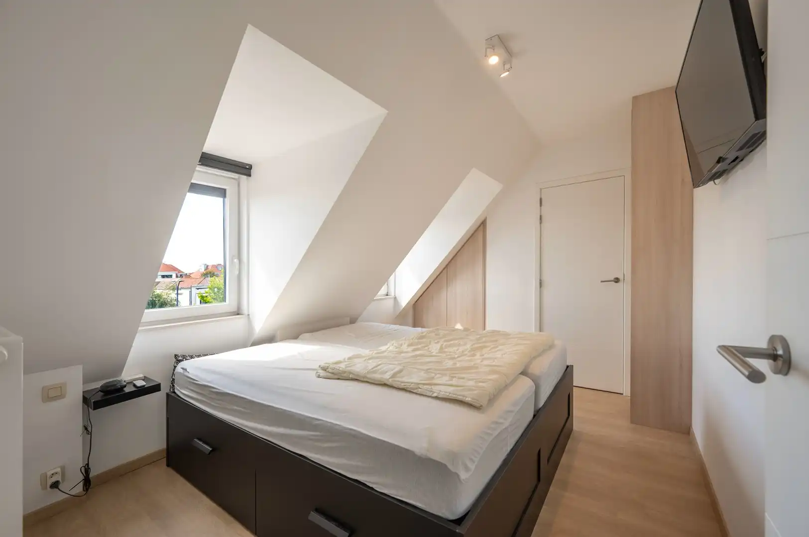 Zonnig duplex-appartement met 3 slaapkamers & mog. garagebox. foto 17