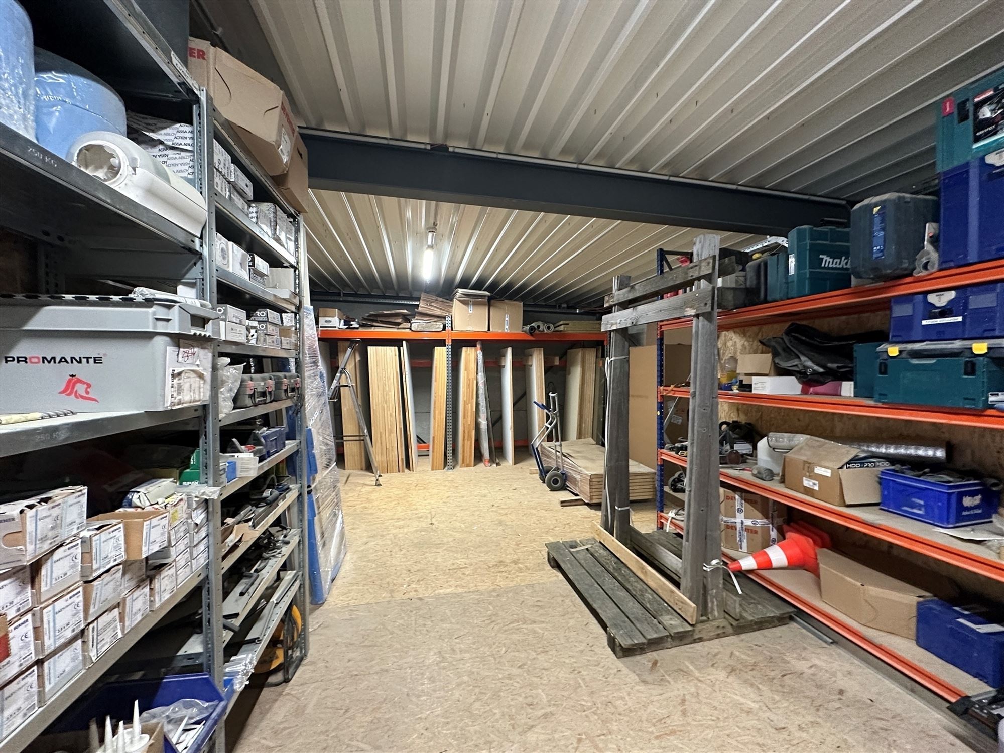 KMO-unit met kantoorruimte en toonzaal foto 21