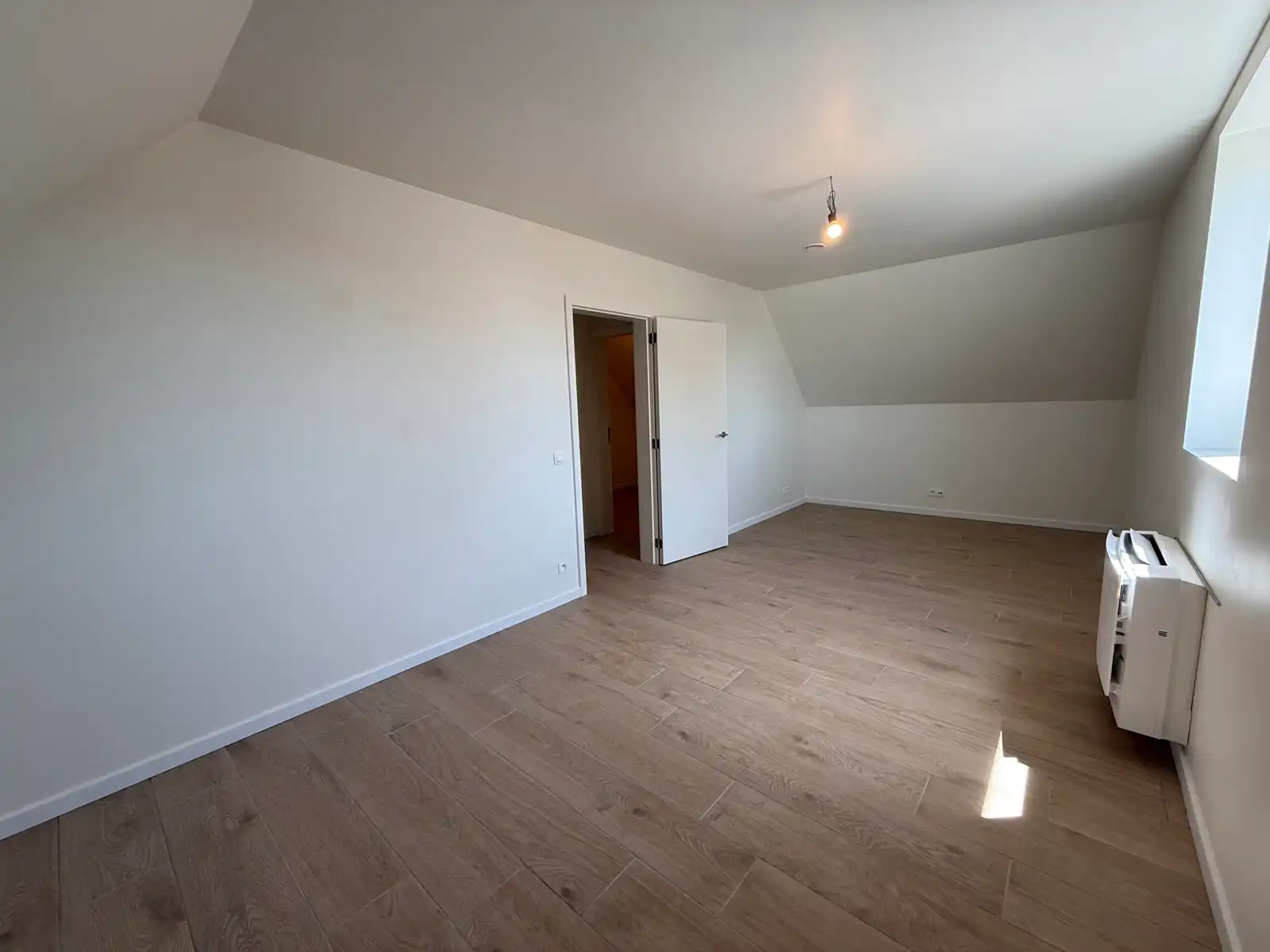 Instapklare energiezuinige woning met 3 slaapkamers op een rustige ligging langs het Kanaal Gent-Brugge foto 19
