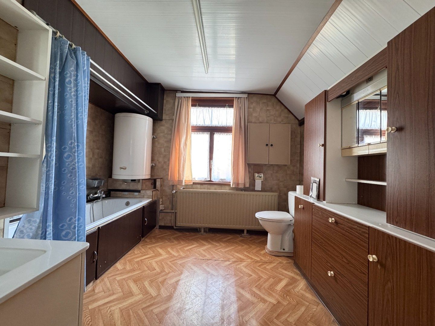 Zeer ruime te renoveren rijwoning met 4 bouwlagen.  foto 11