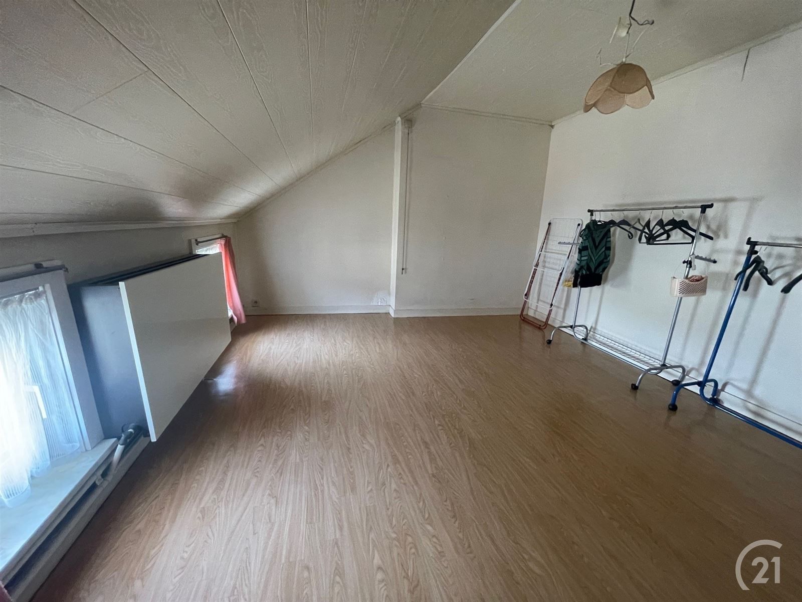Op te frissen viergevelwoning met tuintje, stal en garage op 3are67 foto 14
