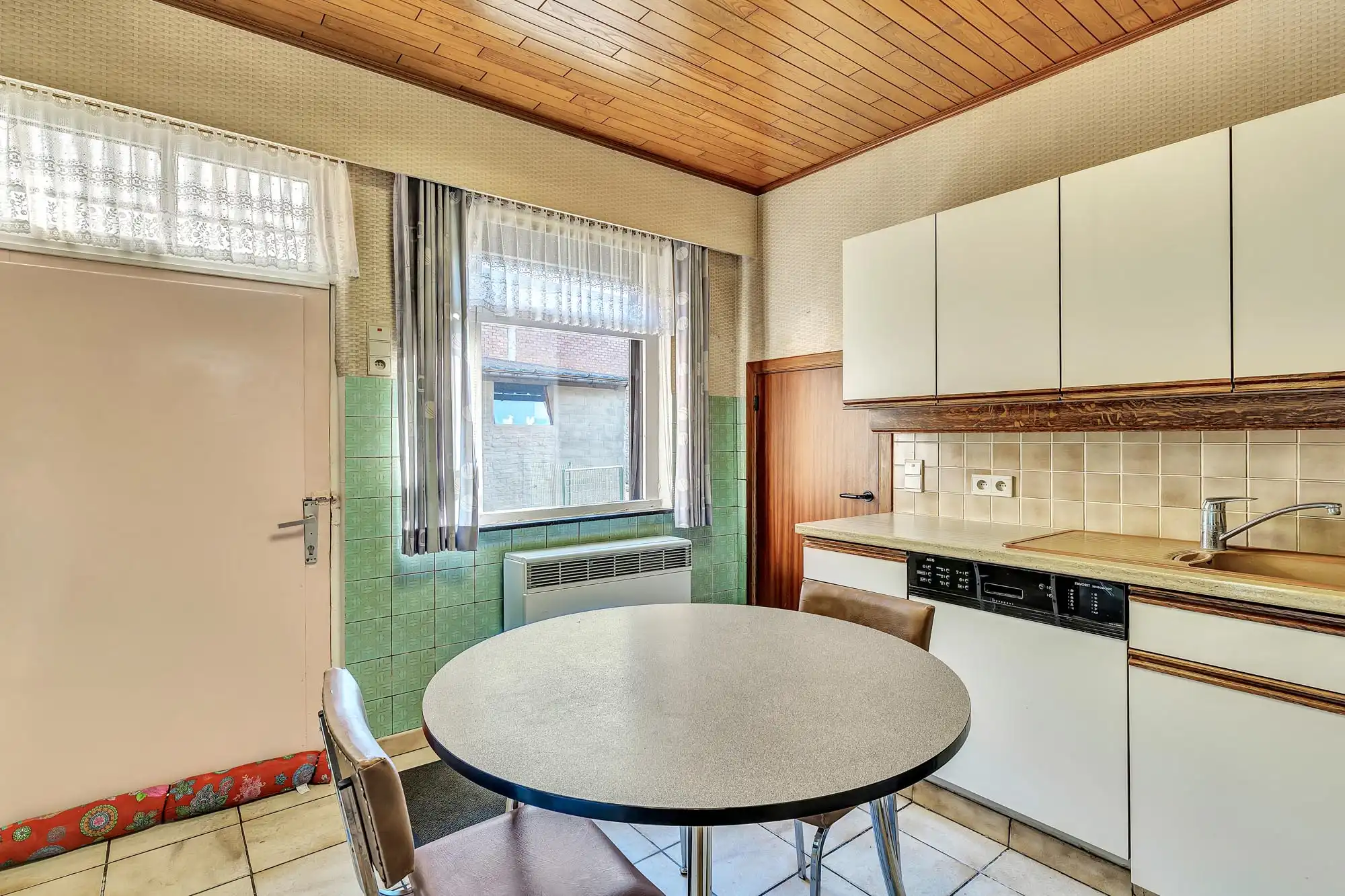 Te renoveren halfopen bebouwing met potentieel op toplocatie foto 6
