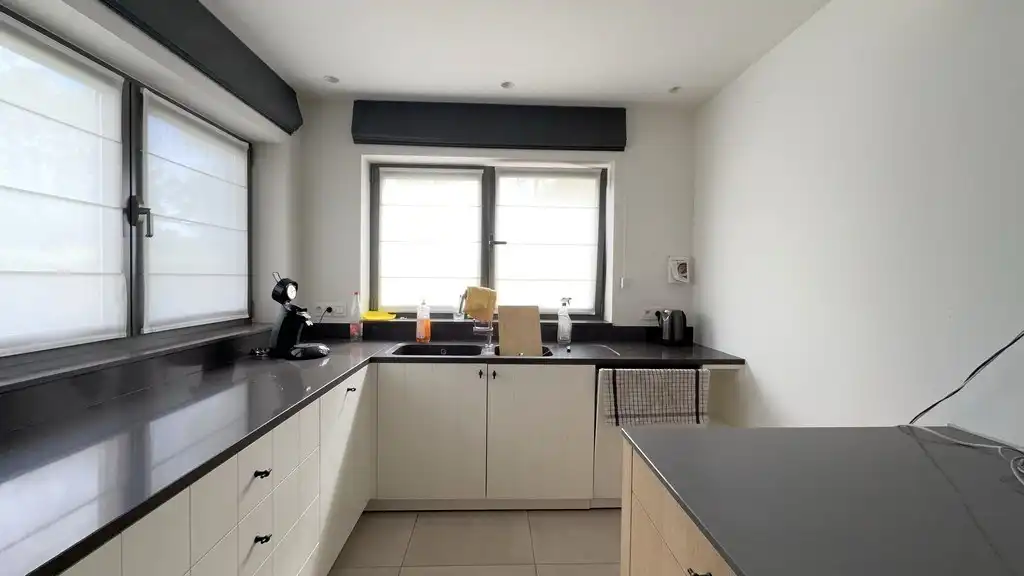 Instapklaar kantoor te huur in KMO-zone te Merelbeke foto 5