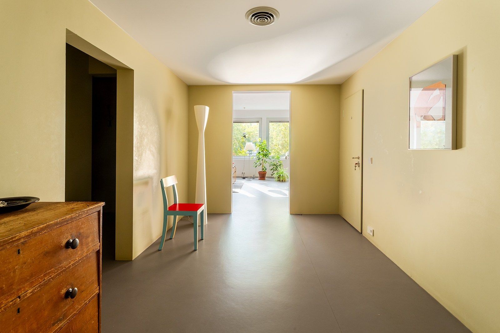 Architecturale parel met een zee van ruimte foto 24