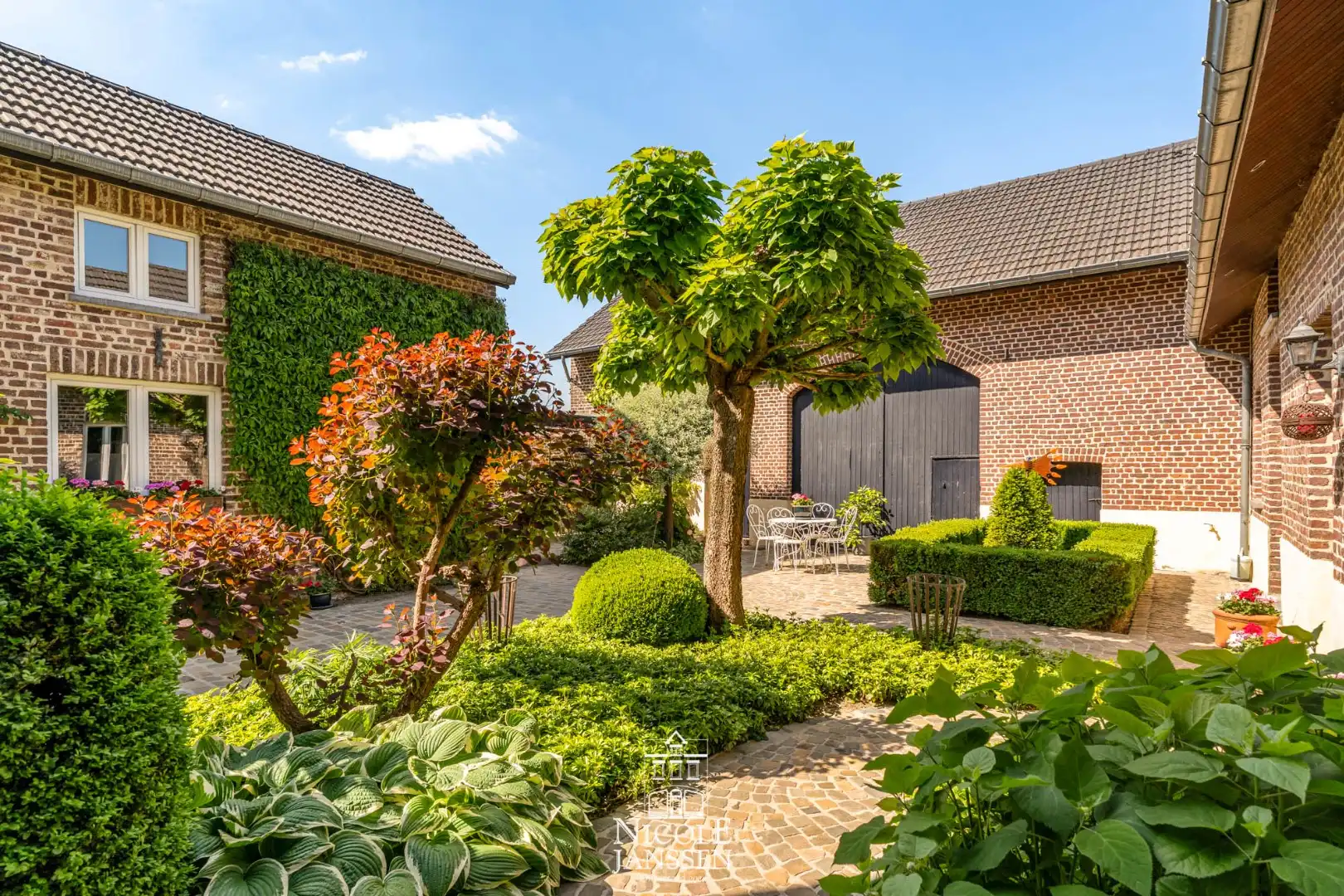 Gerenoveerde vierkantshoeve foto 17