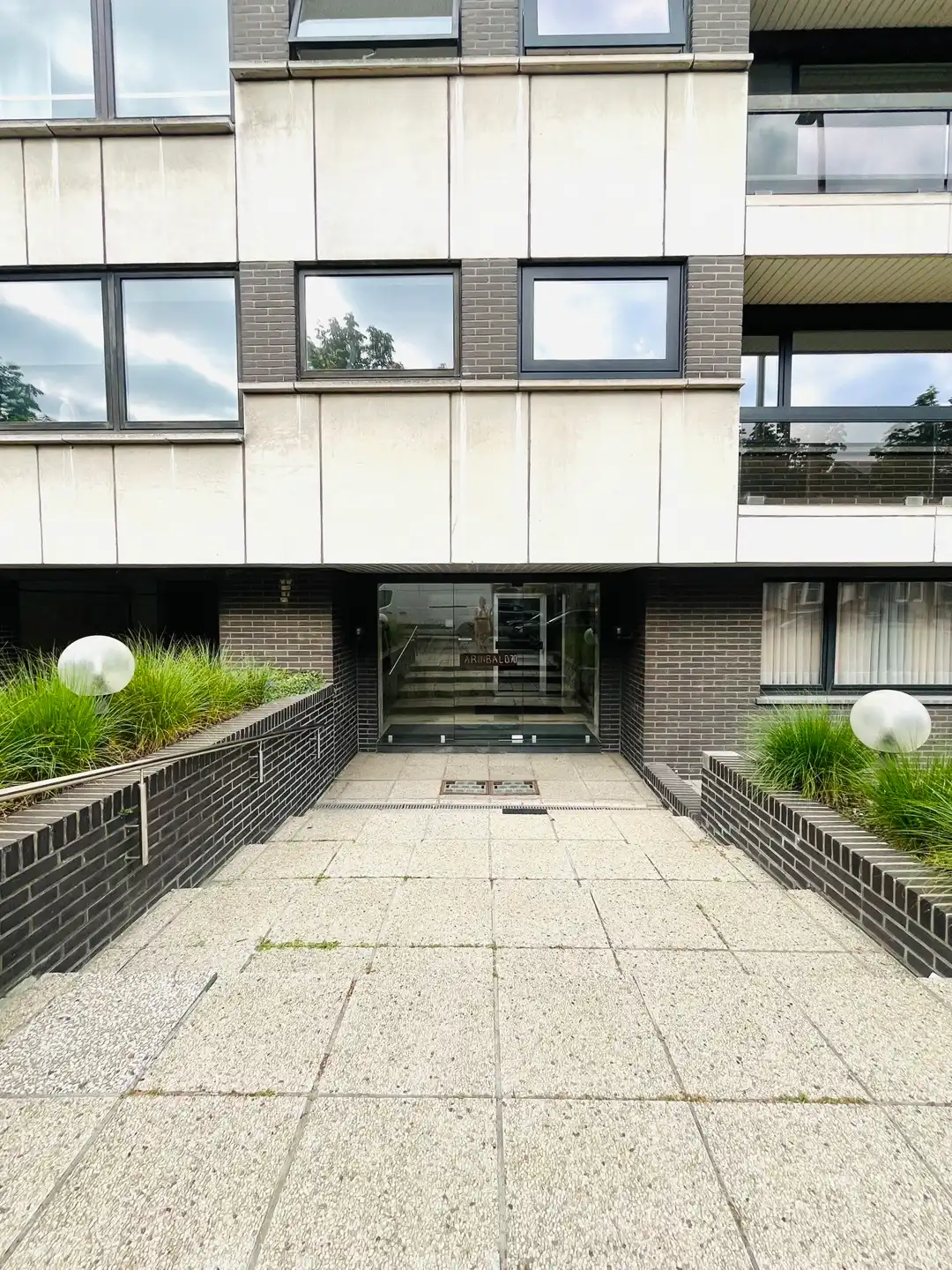 APPARTEMENT TE AALST MET TOPLIGGING. foto 2