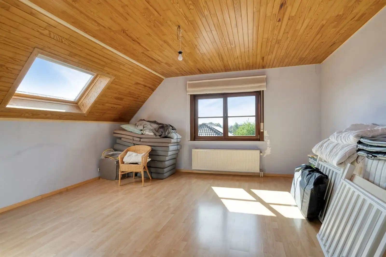 Zeer ruime woning (400m²) met 4 slaapkamers + 2 badkamers  foto 21