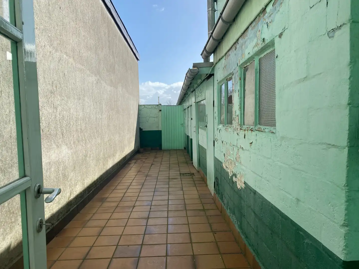 Te renoveren authentieke rijwoning met tuin en garage foto 9