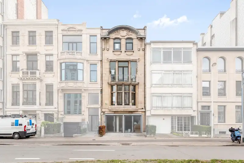 Prestigieus kantoor te huur foto {{pictureIndex}}