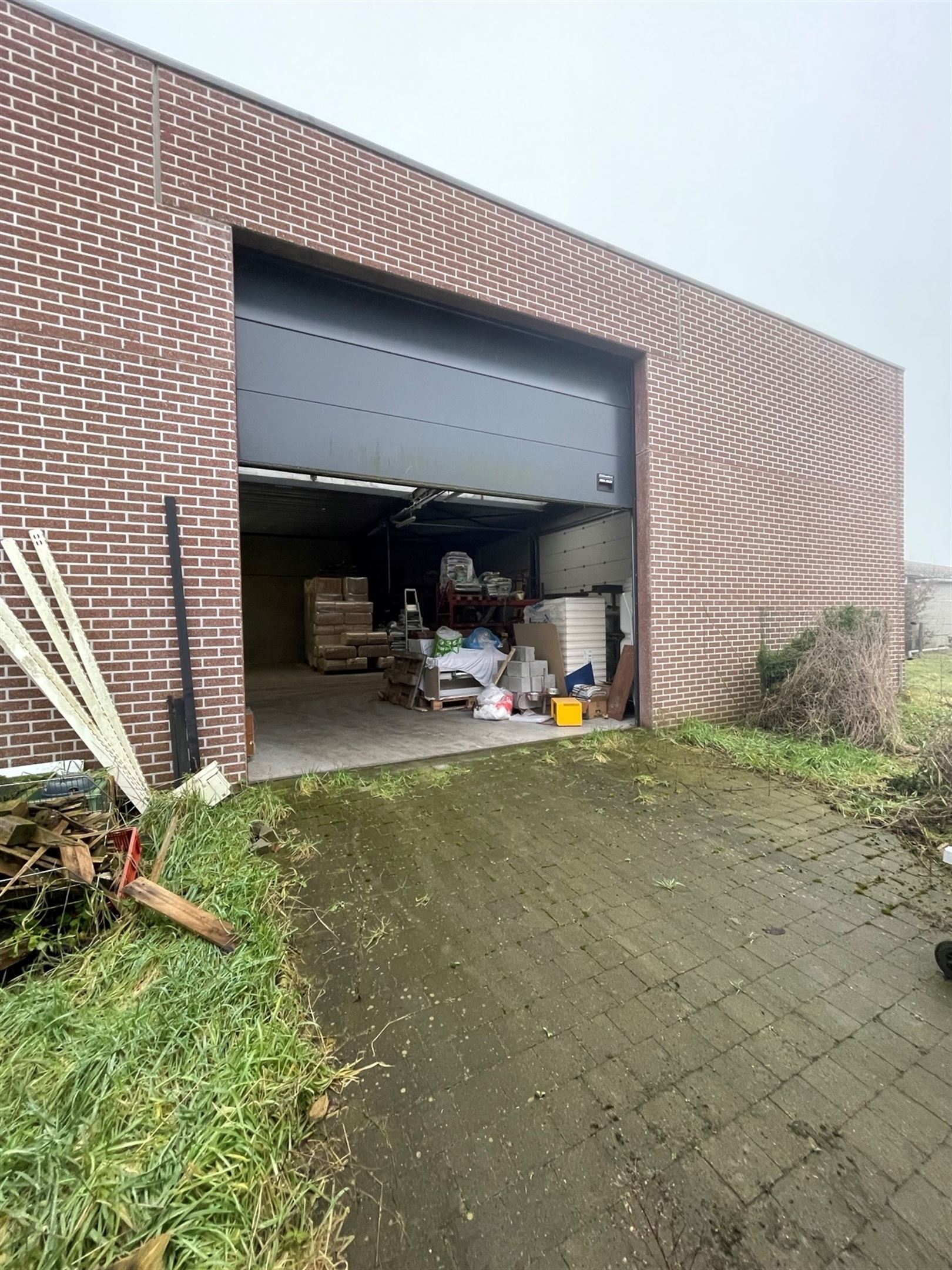 Bedrijfsgebouw foto 6