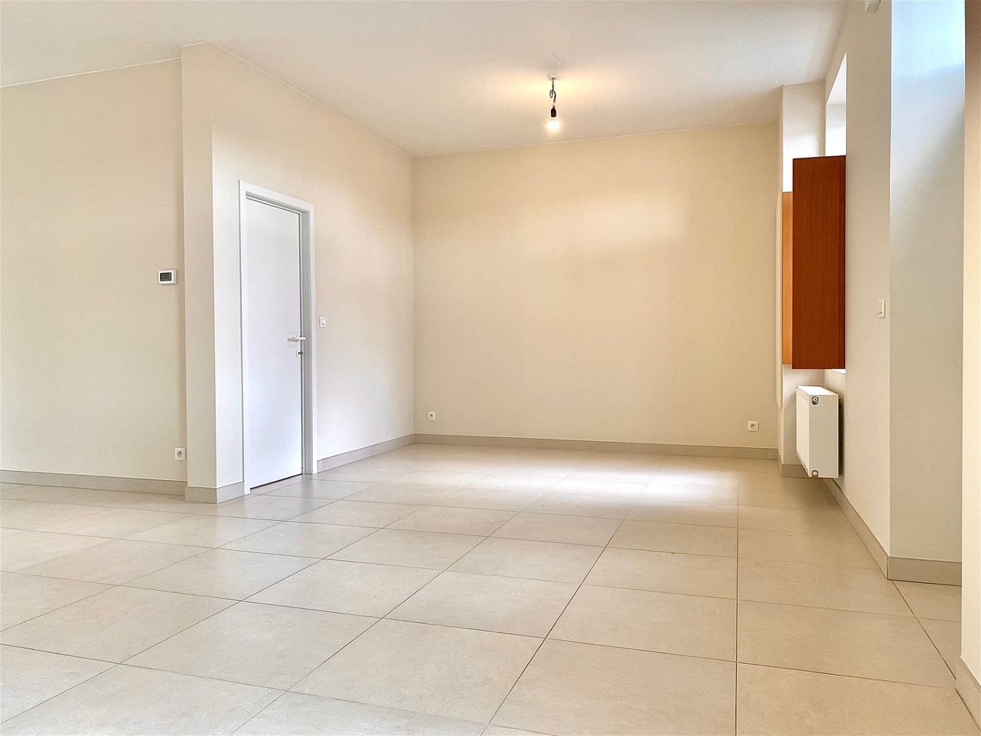 Charmante WONING (open bebouwing) met 3 SLAAPKAMERS, TUINTJE & TERRAS, zowel voor- als achteraan een OPEN GROEN ZICHT foto 4