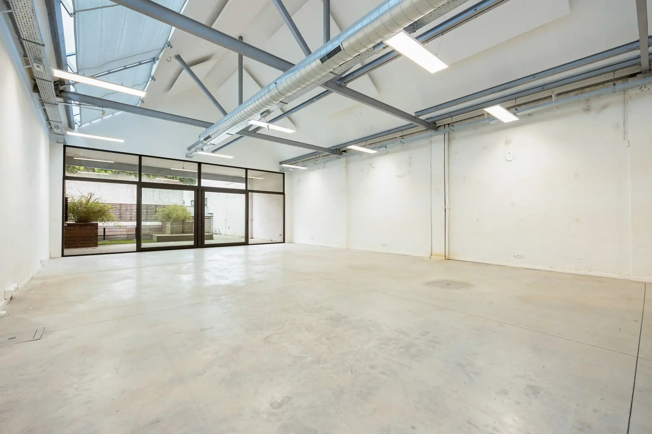 Karaktervol kantoor te koop te Merksem foto 6