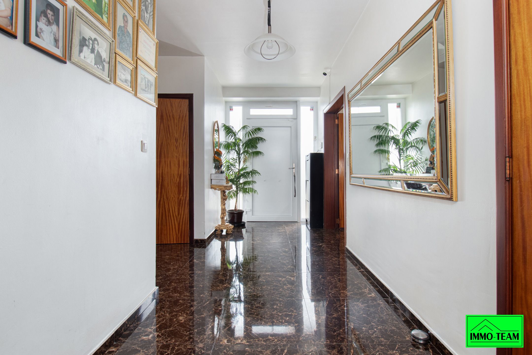 Instapklare bungalow met 5 slaapkamers foto 4