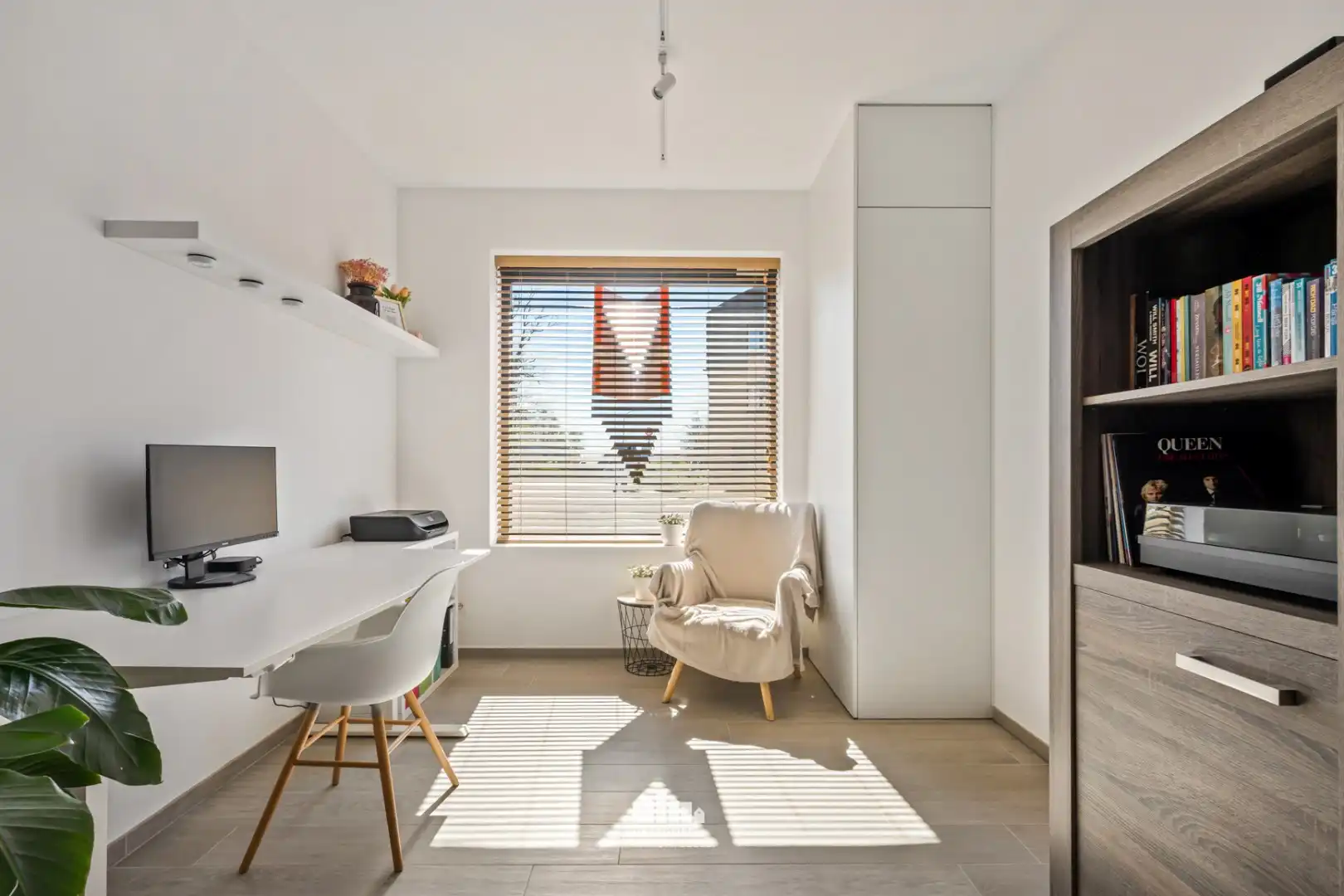 Volledig gerenoveerde woning met 5 slaapkamers, zonnige tuin en garage foto 6