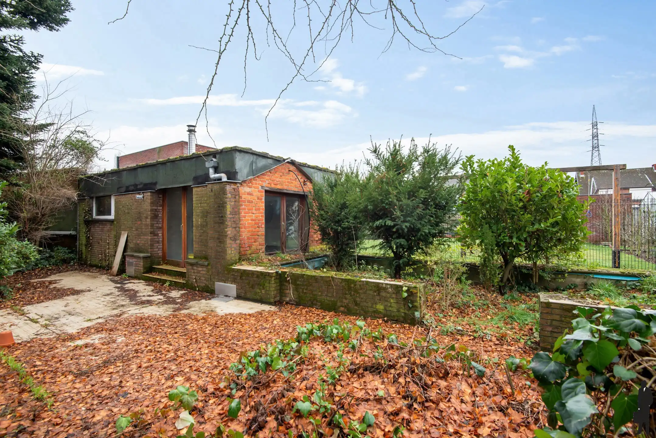 Te renoveren woning met veel mogelijkheden op een toplocatie foto 24