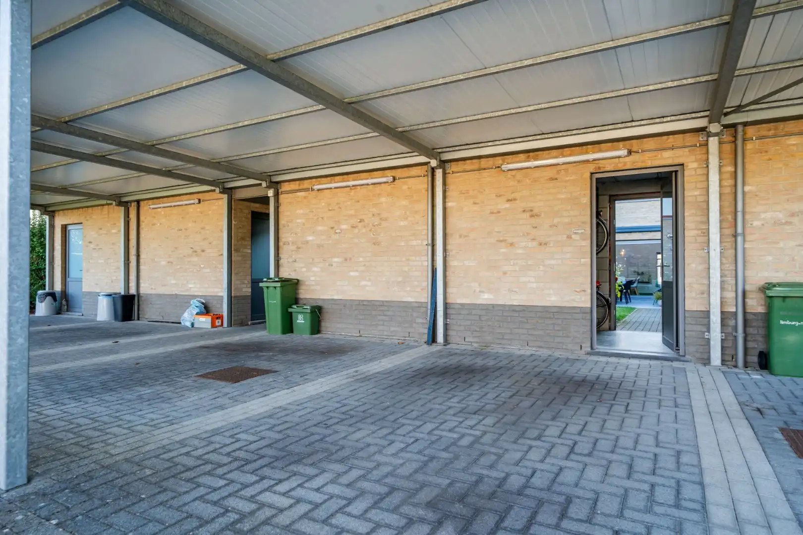 Stijvol, instapklaar gelijkvloers appartement te Tuilt (Hasselt) foto 13