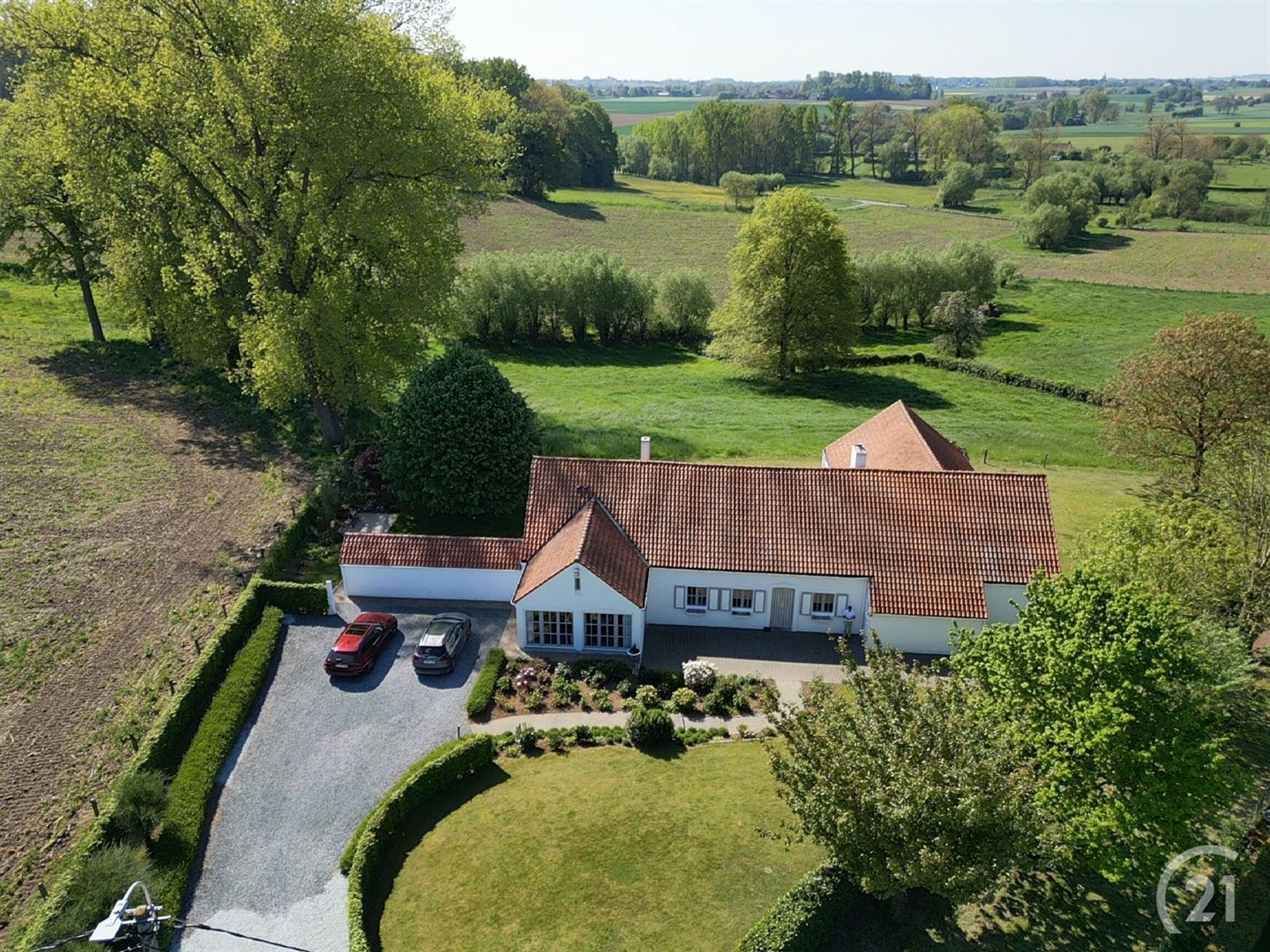 Landhuis met tuin en weide op +/-  78are foto 3