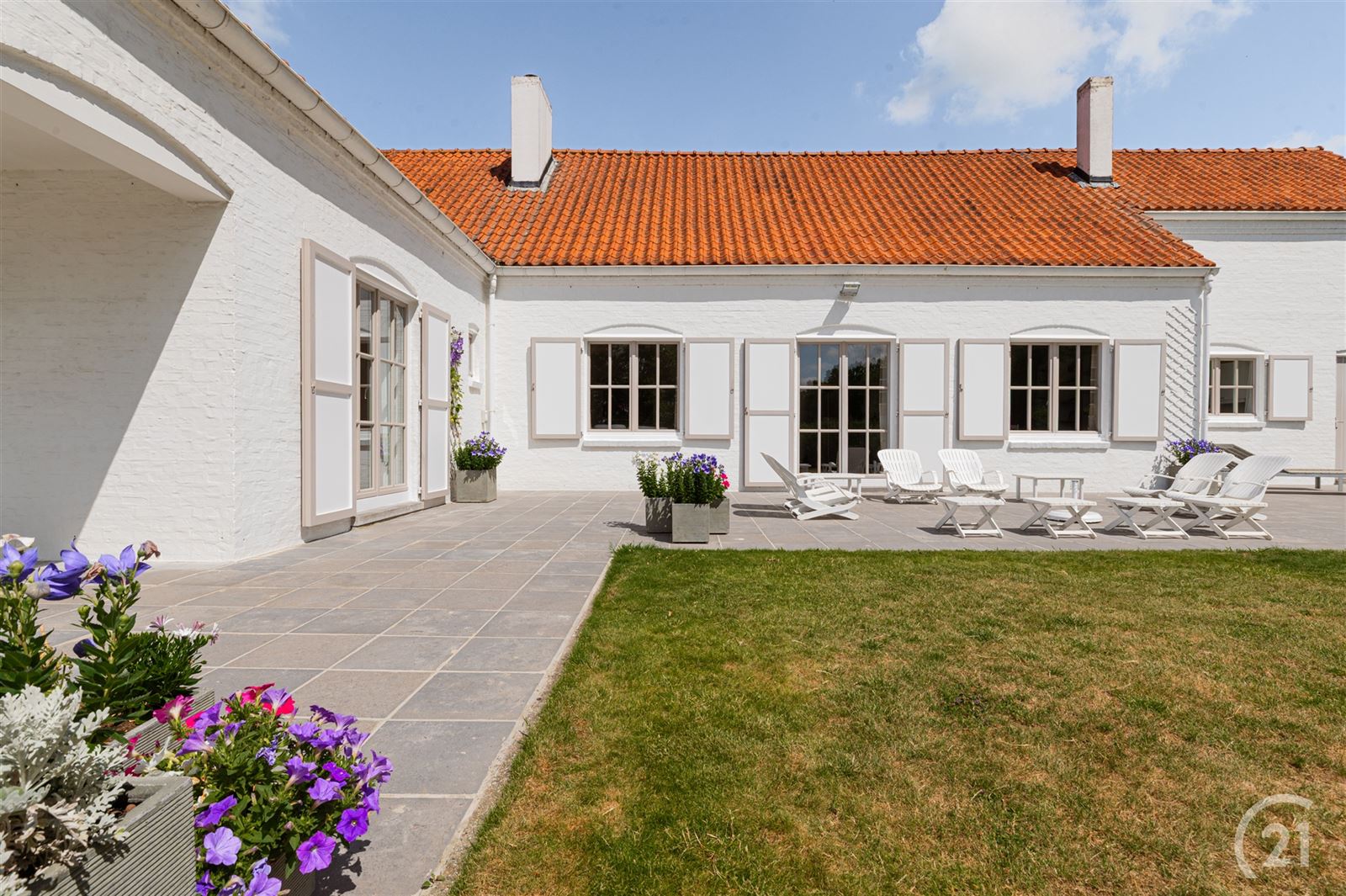 Landhuis met tuin en weide op +/-  78are foto 3