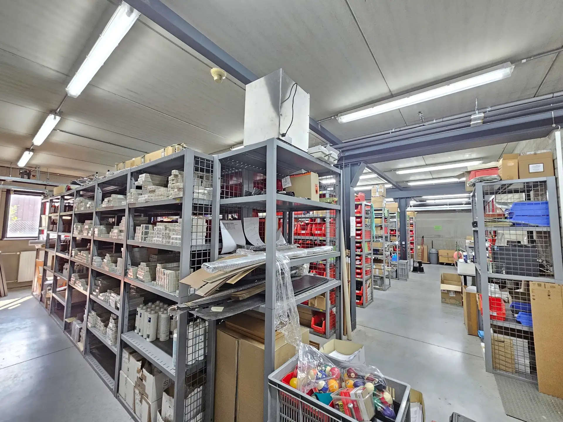 SEMI-INDUSTRIEEL GEBOUW OP ZICHTLOCATIE foto 14