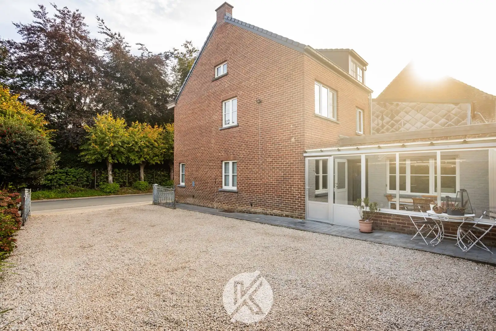 Charmante halfopen woning met ruime loods van 130 m² foto 5