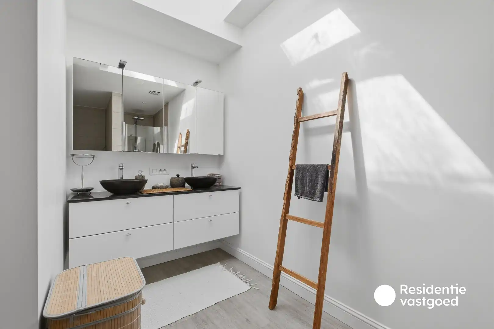 Ruime instapklare woning op topligging foto 15