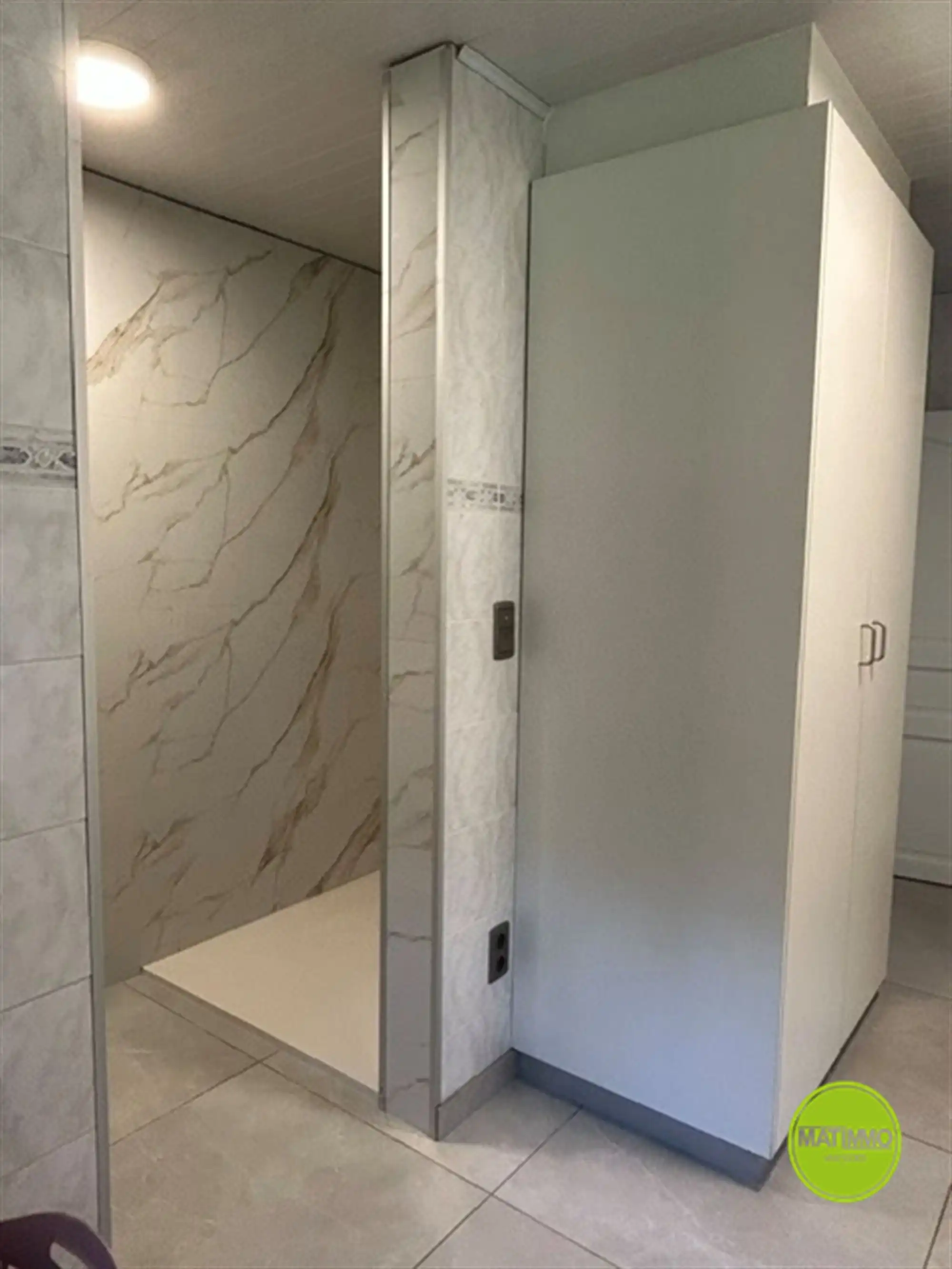 Ruime gezinswoning met 5 slaapkamers op 2.883 m2 grond  foto 8