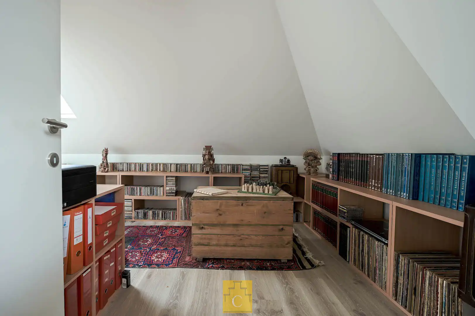 knap dakappartement in 19e eeuws herenhuis met zonnig terras en adembenemende uitzichten foto 24