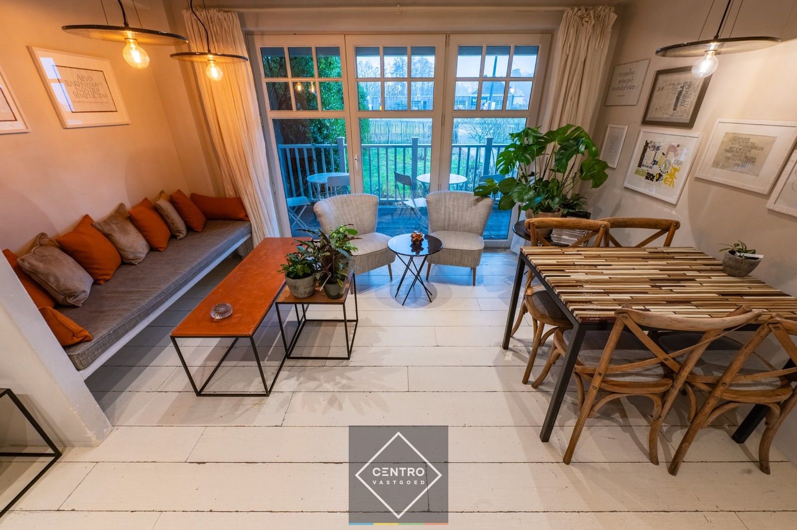 Recent (Bj. 2016) Mi CASA - HANDELSHUIS (538m2), voorzien van grote polyvalente ruimten (vrij beroep, toonzaal, horeca, B&B, ...), 5/6 slaapkamers, 4 badkamers, kelder (114m2), ... Op hoek- en zichtlocatie te Oostkamp. foto 9