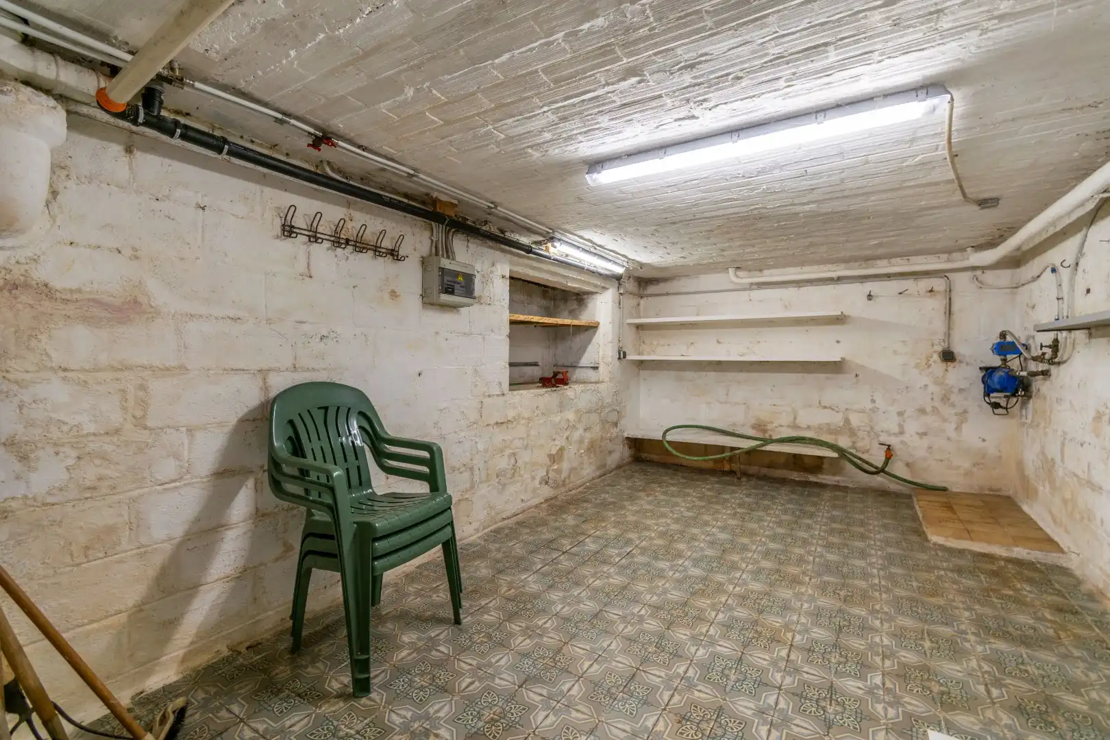 Een degelijke, vrijstaande woning te Lembeek! foto 24