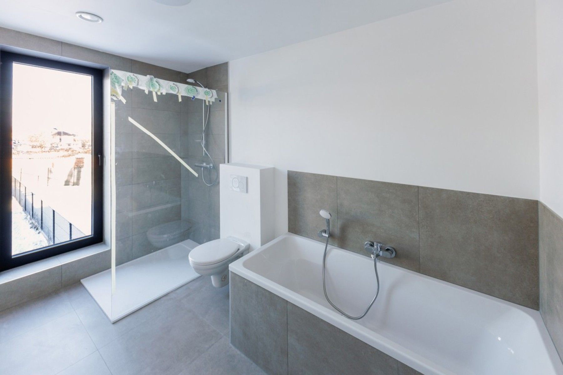 Ruime nieuwbouwwoning foto 18