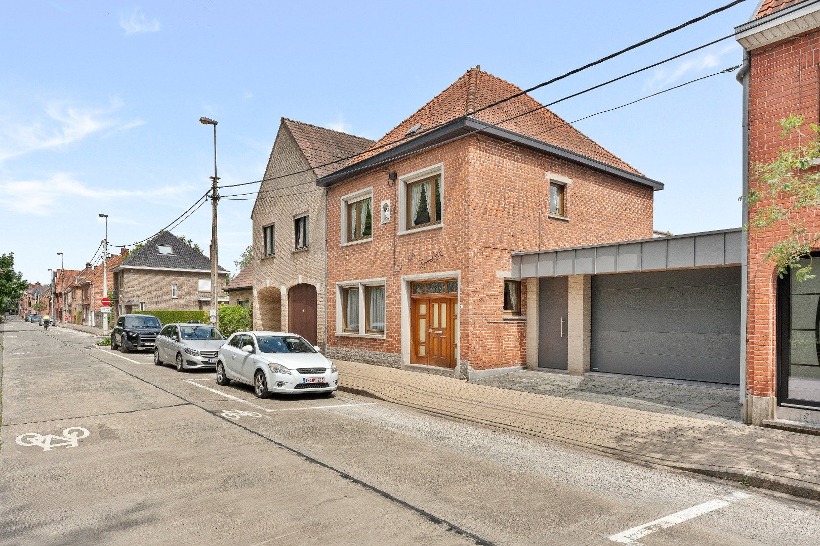 Hoofdfoto van de publicatie: Ruime woning met grote garage, tuin en 4 slaapkamers in Dadizele