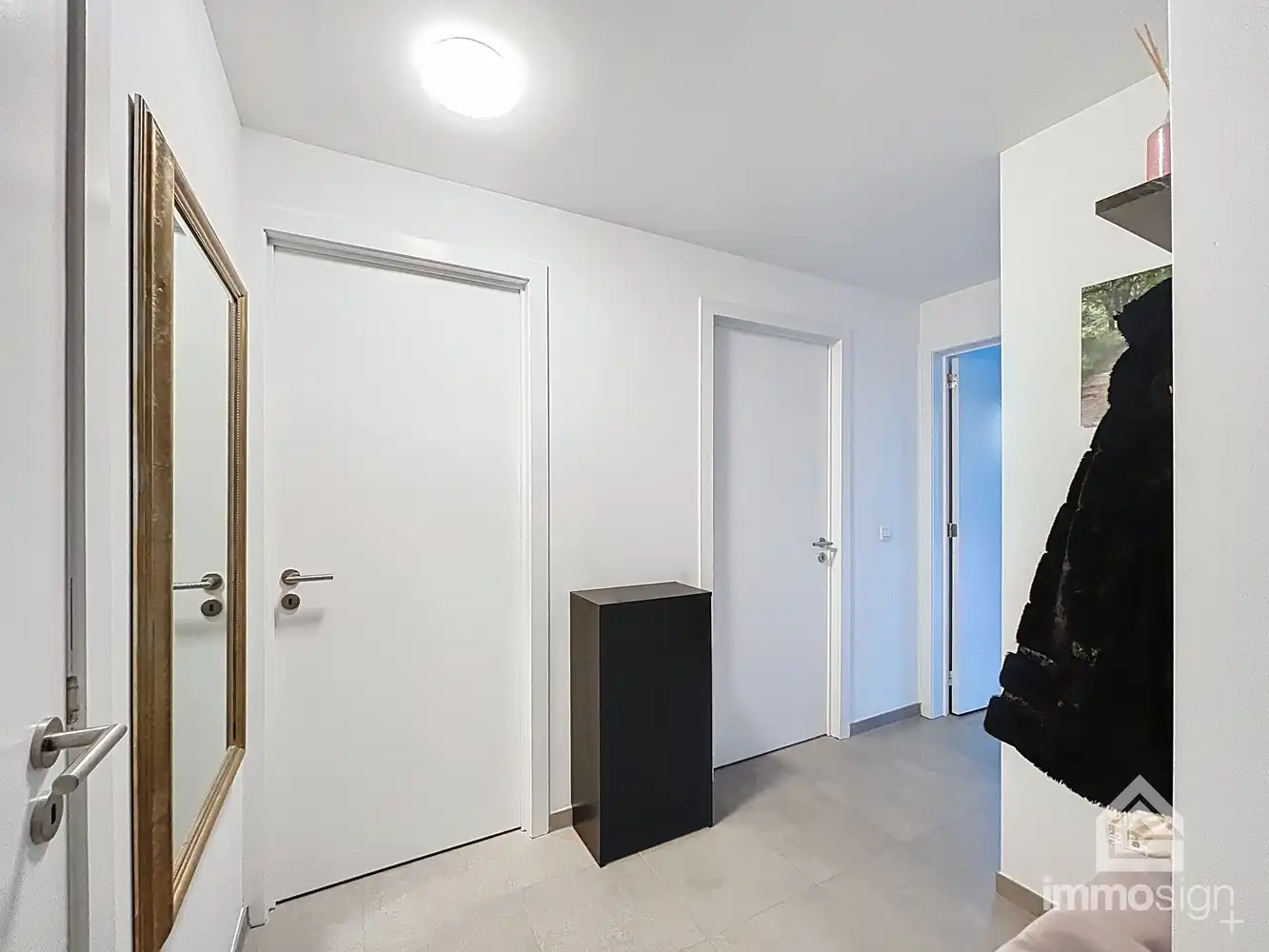 Modern appartement met twee slaapkamers op toplocatie in Bree centrum! foto 6