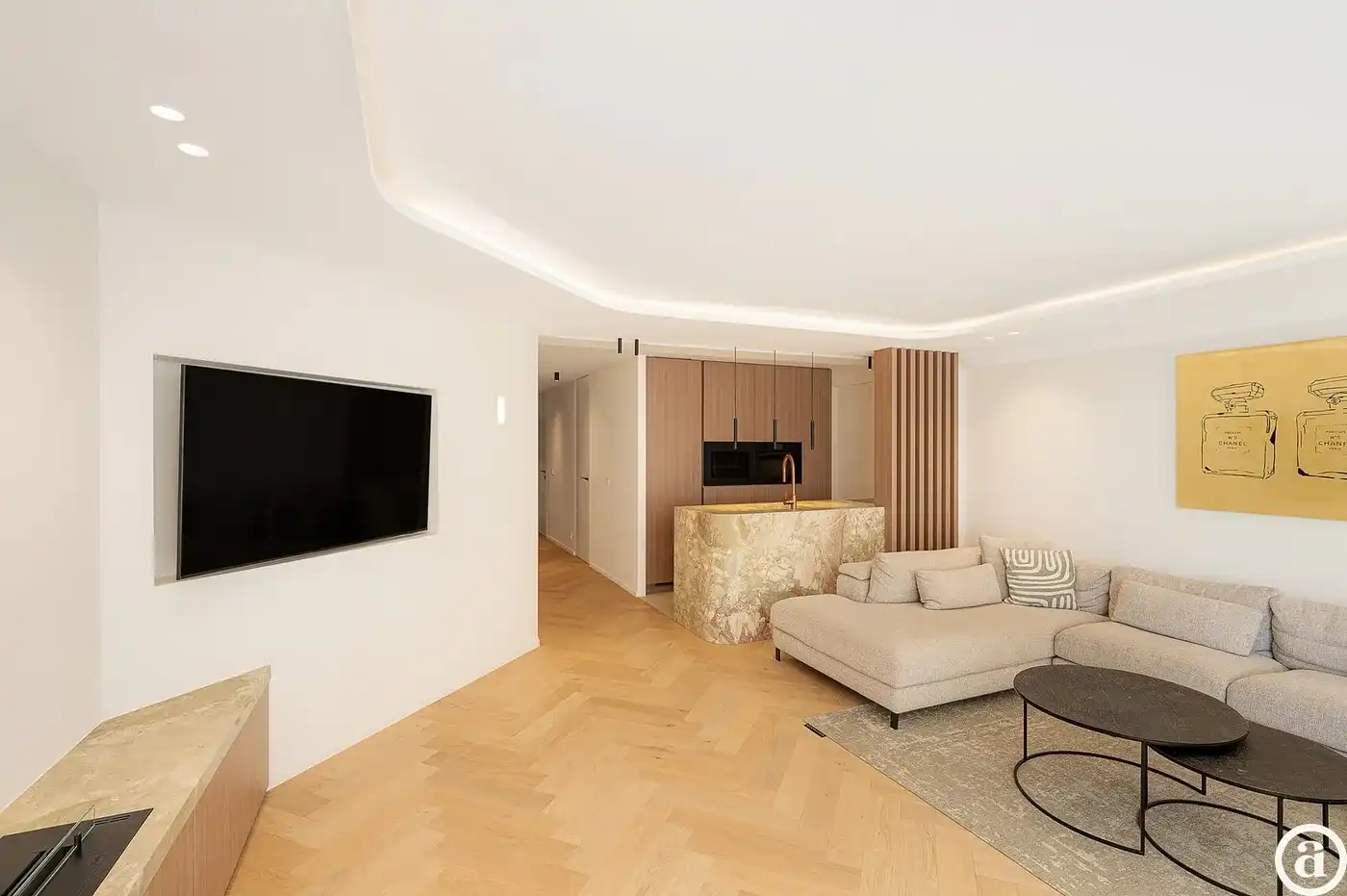 Gerenoveerd 3 slaapkamerappartement met zijdelings zeezicht. foto 8