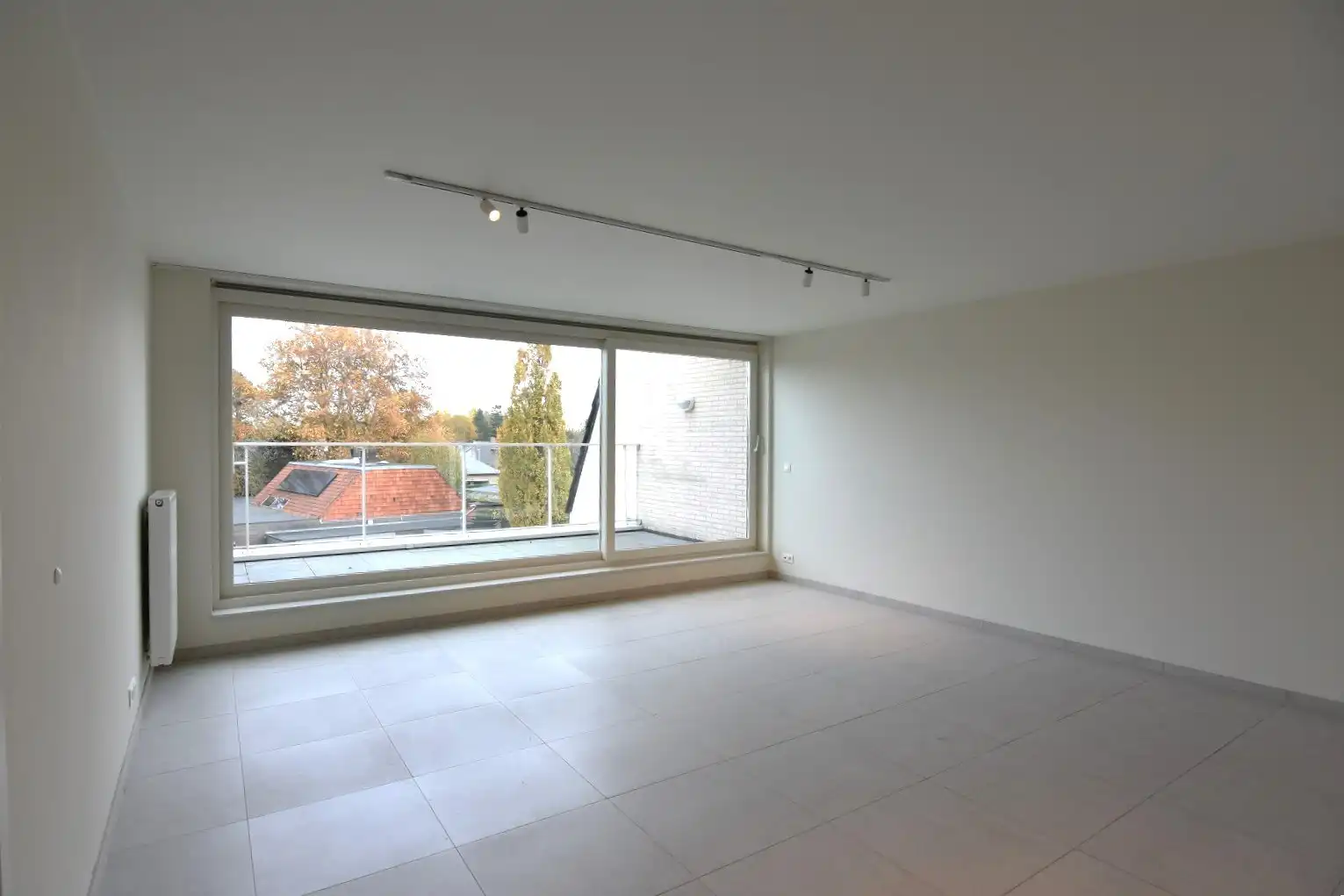 Lichtrijk 2-slpk appartement met privé parking nabij Rumbeke foto 6